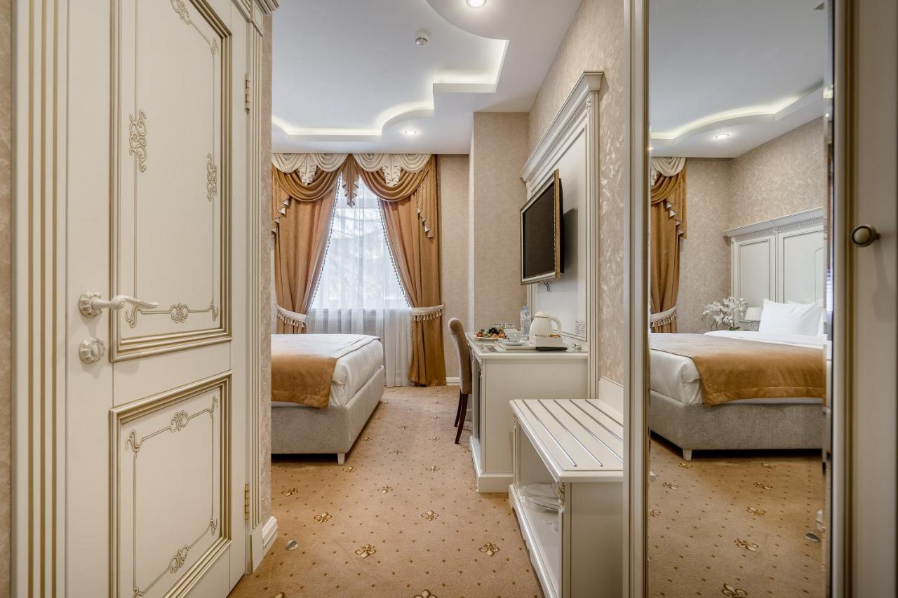 Imperial Palace Hotel Minsk Bagian luar foto