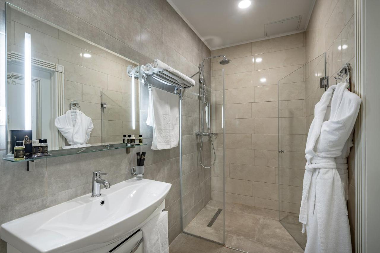 Imperial Palace Hotel Minsk Bagian luar foto
