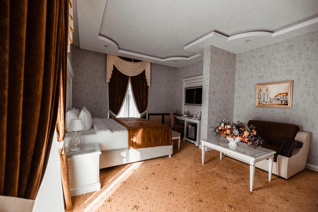 Imperial Palace Hotel Minsk Bagian luar foto