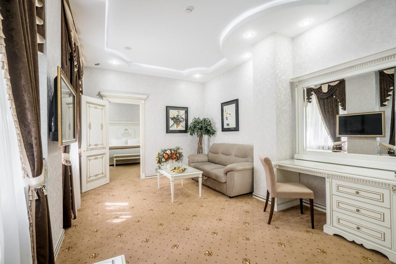 Imperial Palace Hotel Minsk Bagian luar foto