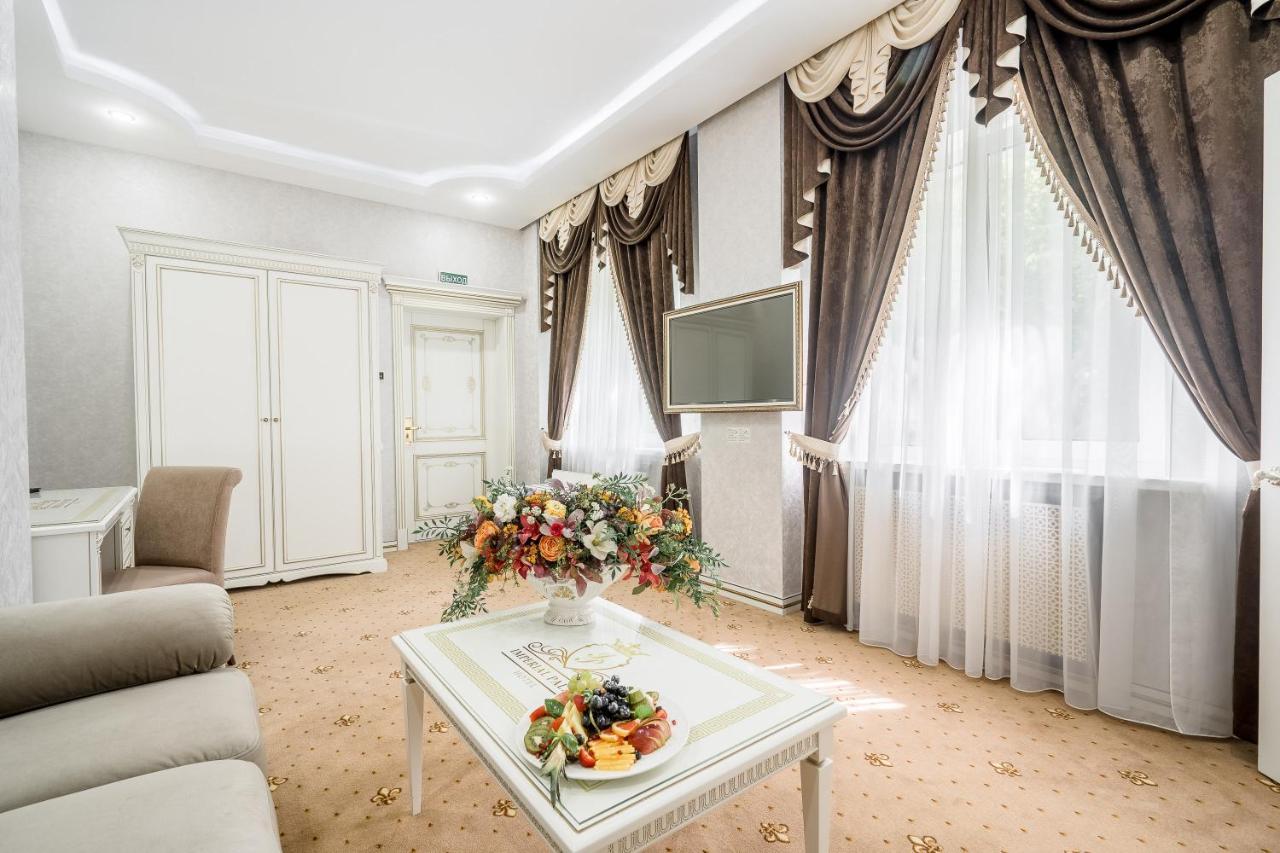 Imperial Palace Hotel Minsk Bagian luar foto