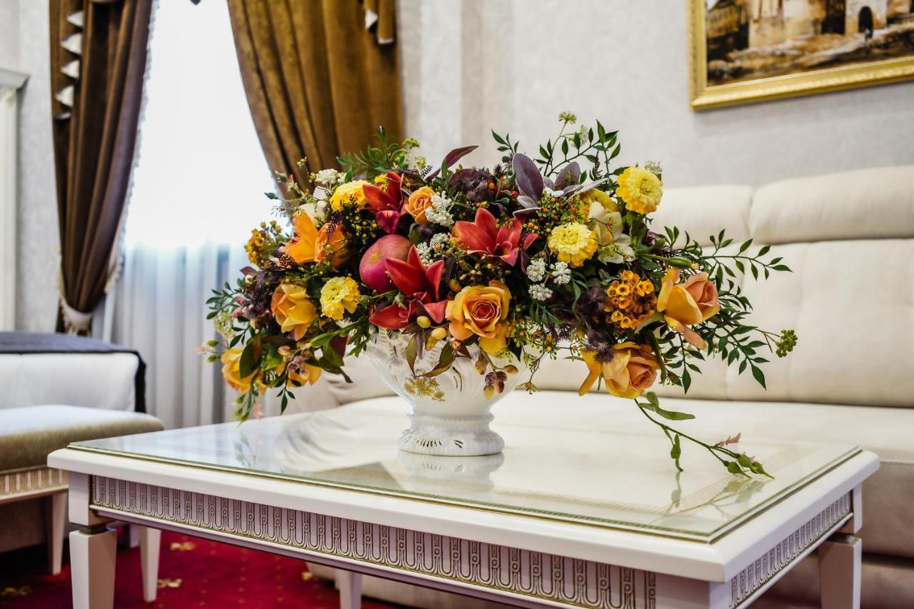 Imperial Palace Hotel Minsk Bagian luar foto